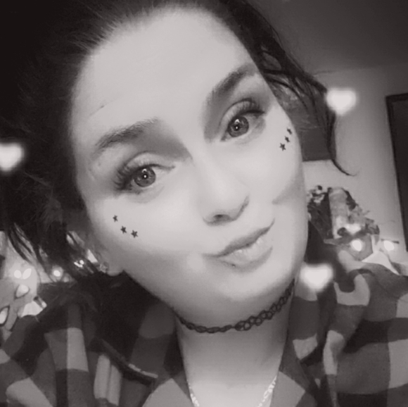 Meet your Posher, Michele - Picture 1 of 1